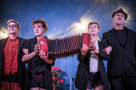 ADVENTSCAFÈ & KONZERT am 14.12. mit dem Post Apocalyptic Café Orchestra