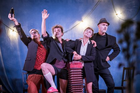 ADVENTSCAFÈ & KONZERT am 14.12. mit dem Post Apocalyptic Café Orchestra